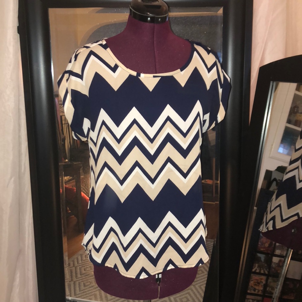 Navy and cream zigzag top